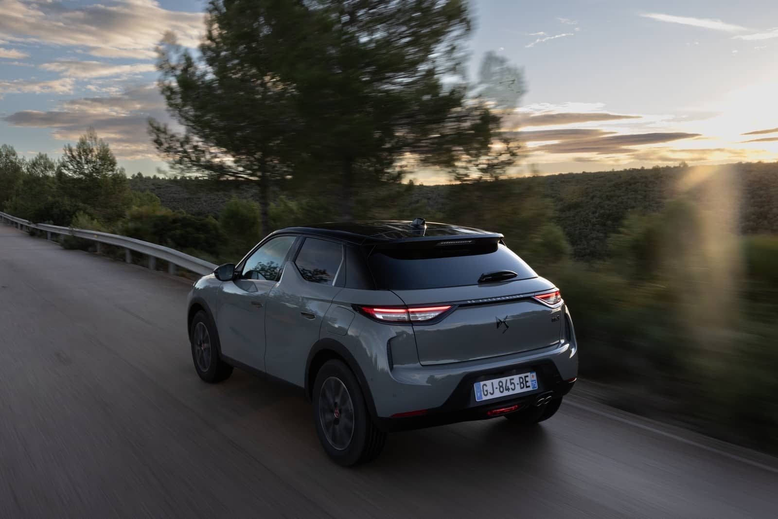 DS3, Mini, Fiat 500, Peugeot 2008 : 4 électriques pour barrer la route du nouveau Jeep Avenger