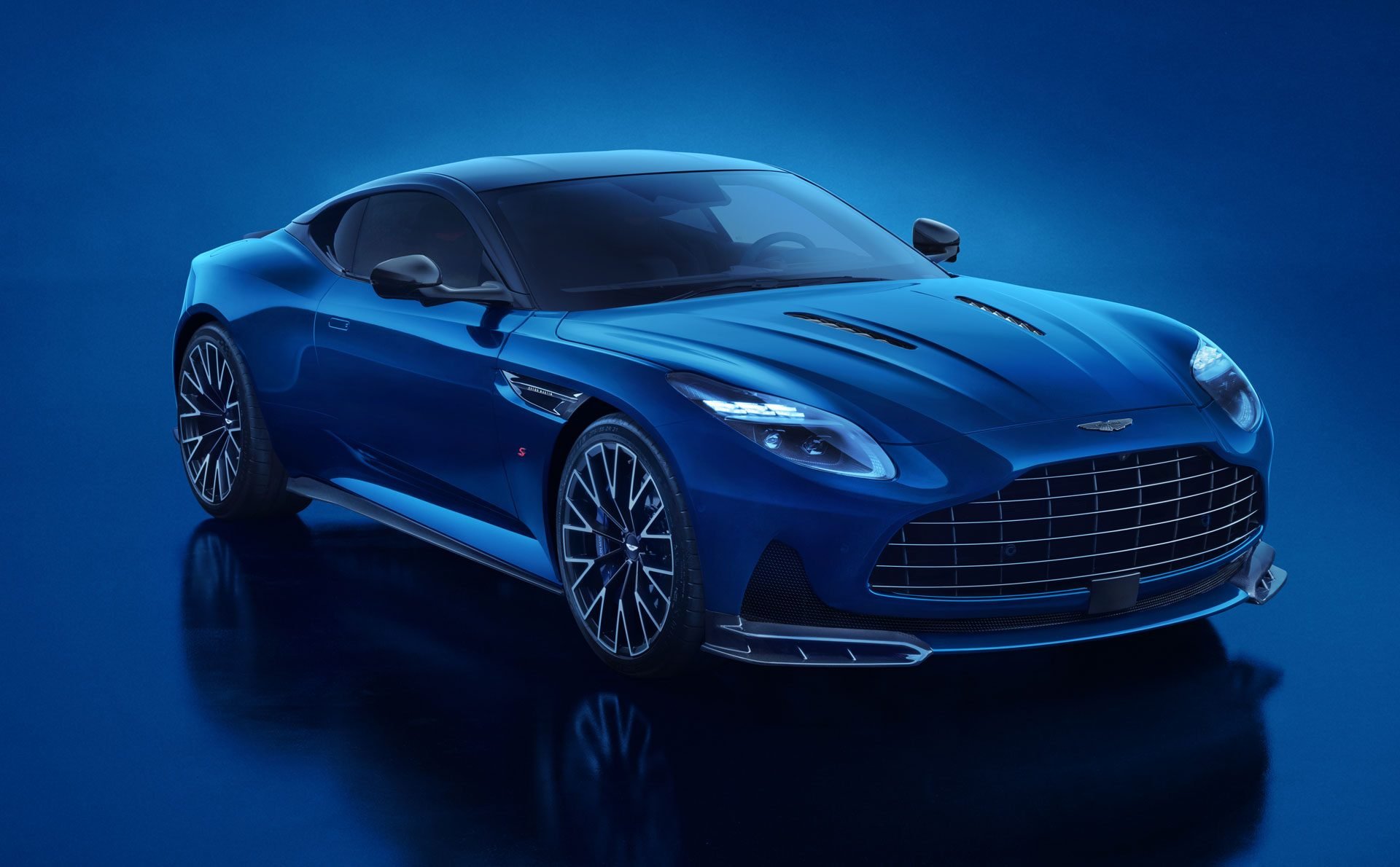 Aston Martin DS12 S : encore plus puissante, un peu plus rapide et toujours plus exclusive